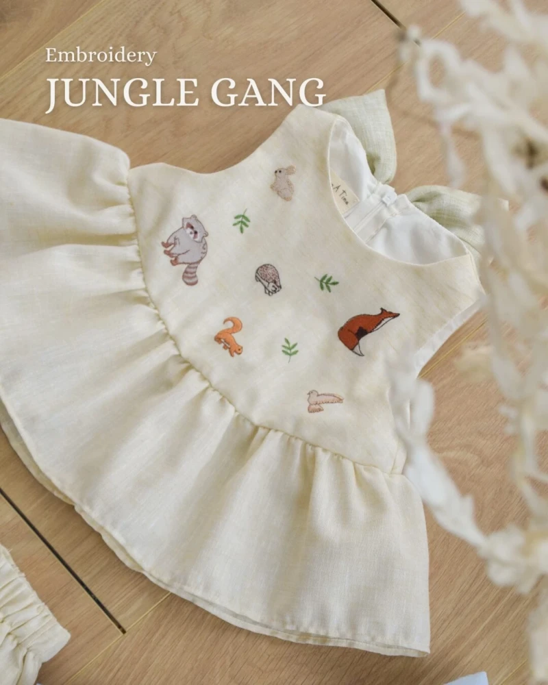 Bow Back Set - Embroidery - Jungle Gang in cream