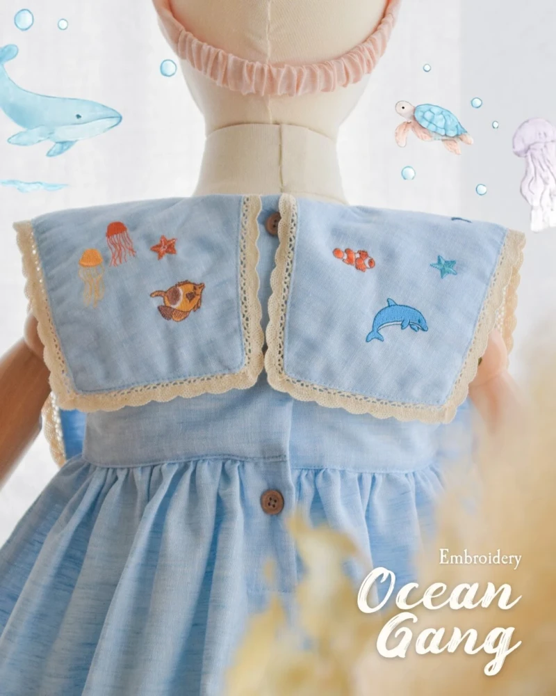 Square Collar Dress - Embroidery - Ocean in blue